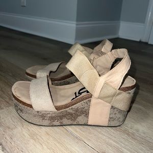OTBT size 9 sparkly gold wedges originally over $100, lightly worn/ super comfy